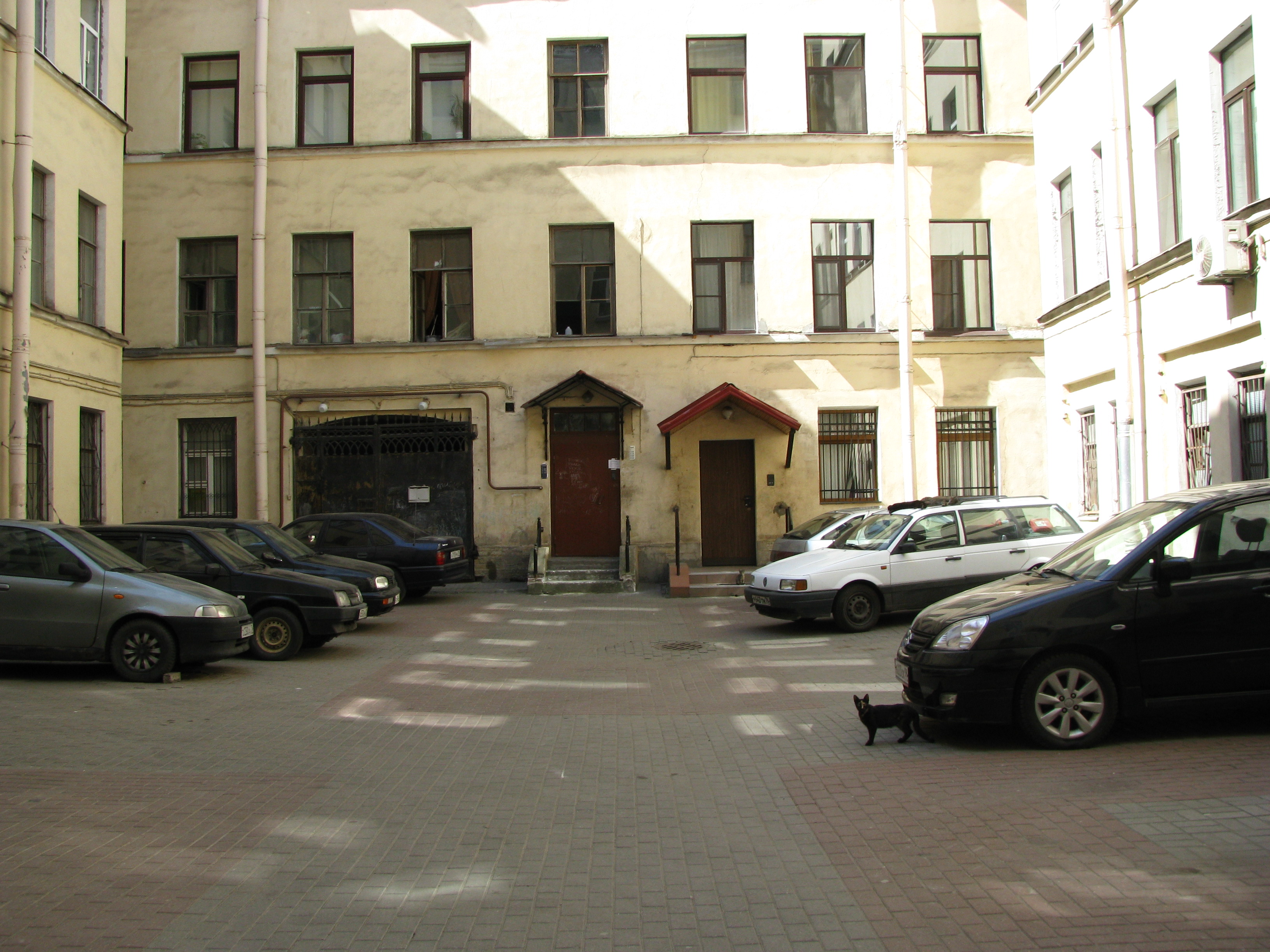 Sankt-Petersburg Courtyard